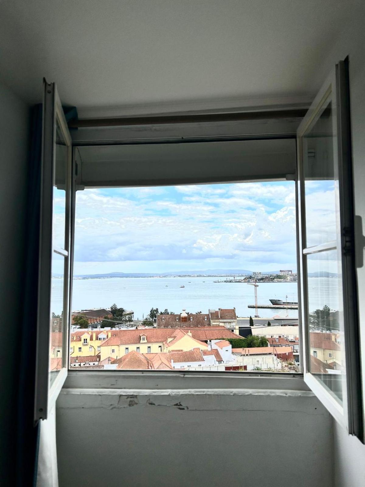 Santos Apartment In Central Lisbon With River View Esterno foto